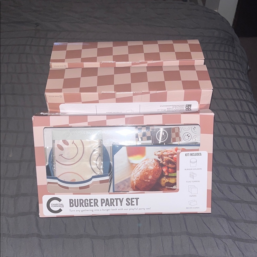 Burger Party Set - black and white